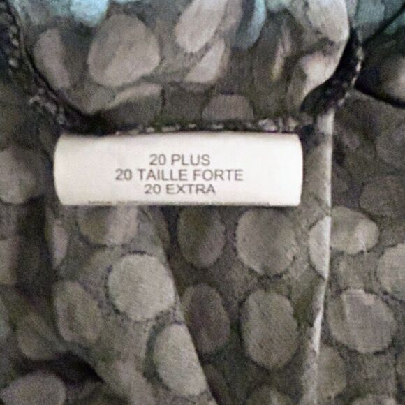 Old Navy 20 Plus Gray Pattern Dress, Comfortable Fit, Made in Indonesia - Picture 5 of 6